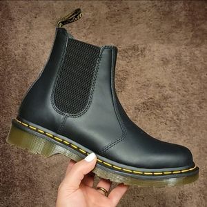 Dr. Martens 2976 Chelsea Boots